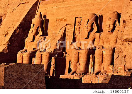 Abu simbel 13600137