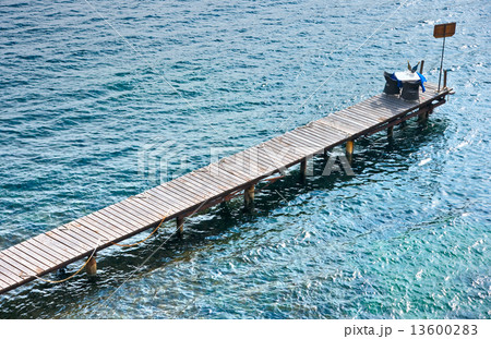 Romantic table. 13600283