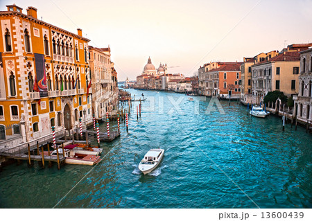Venice, view of grand canal and basilica of santa maria della sa Venice, view of grand canal and basilica of santa maria della sa 13600439