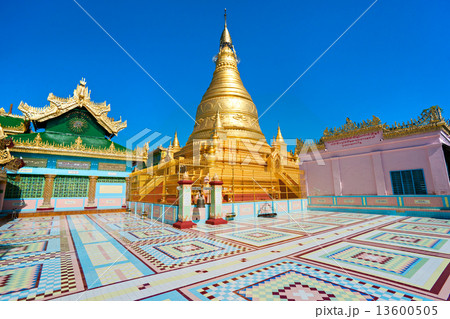 Golden pagoda in sagaing hill, Mandalay, myanmar. 13600505