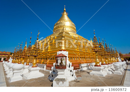 Shwezigon Paya, Bagan, Myanmar. 13600972