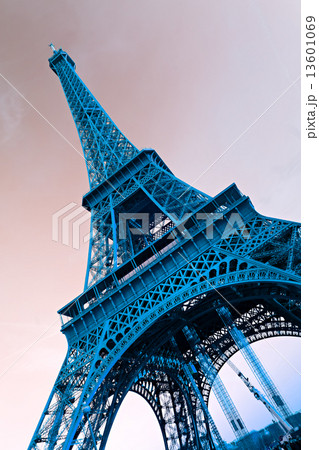 Eiffel tower at sunrise, Paris. Eiffel tower at sunrise, Paris. 13601069