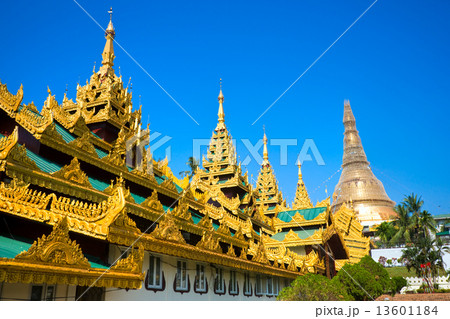 Shwedagon Paya, Yangoon, Myanmar. 13601184