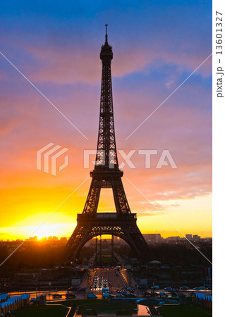 Eiffel tower at sunrise, Paris. Eiffel tower at sunrise, Paris. 13601327