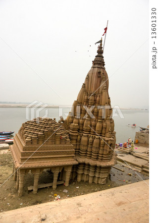 Damaged temple on the Ganges, Varanasi (Benares) 13601330