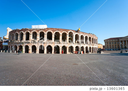 Arena of verona, ancient roman amphitheatre. italy 13601365