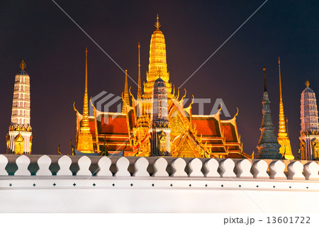 Wat Phra Kaeo Temple, bangkok, Thailand.. 13601722