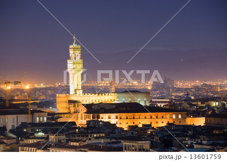 Florence, Night view of Palazzo Vecchio, piazza della Signoria. 13601759