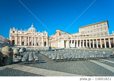 San Peter, Rome, Italy. 13601821