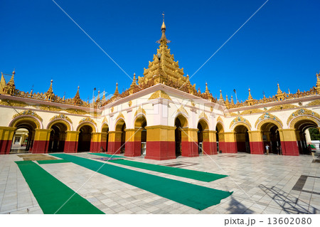 Mahamuni Paya, Myanmar. 13602080