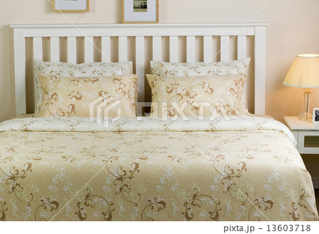 comfortable bedding 13603718