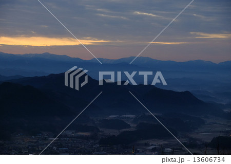 宇陀の夜明け(鳥見山より) 宇陀の夜明け(鳥見山より) 13606734