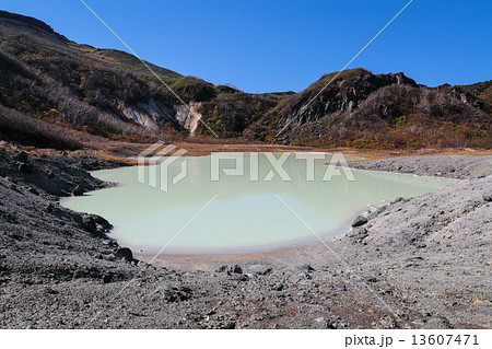 栗駒山の昭和湖 栗駒山の昭和湖 13607471
