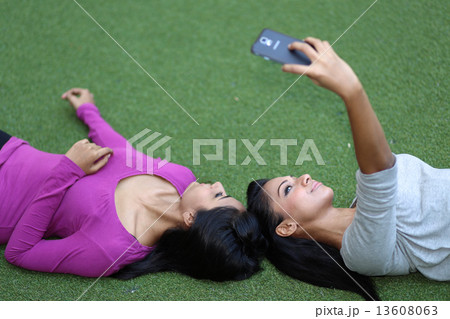 Mixed Races selfie Mixed Races selfie 13608063