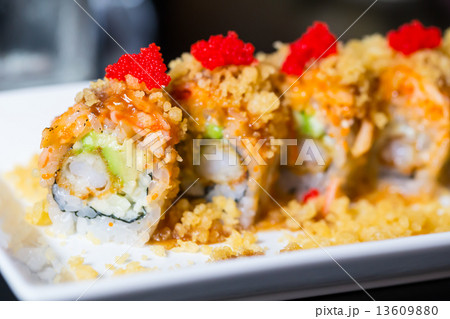 Sushi roll 13609880