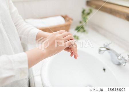 濡れた手 濡れた手 13613005
