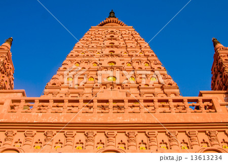 beautiful pagoda 13613234