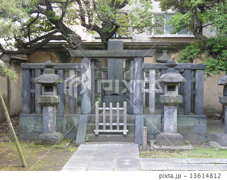 江東区の霊巌寺にある松平定信の墓 江東区の霊巌寺にある松平定信の墓 13614812