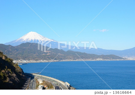 富士の見える風景～さった峠展望台より望む 13616664