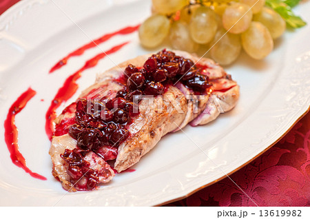 chicken breast 13619982