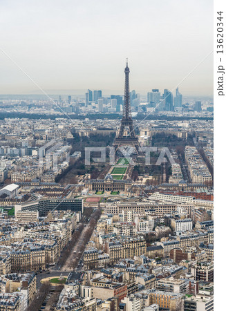 モンパルナス・タワーから望むエッフェル塔 13620344