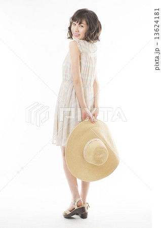 若い女性　 13624181