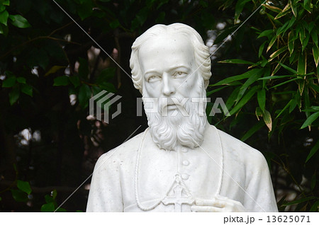 ベルナール・プティジャン神父の像(大浦天主堂/長崎県長崎市南山手町) ベルナール・プティジャン神父の像(大浦天主堂/長崎県長崎市南山手町) 13625071