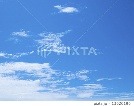 さわやかな空と雲 13626196