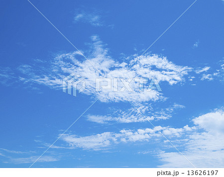 さわやかな空と雲 13626197