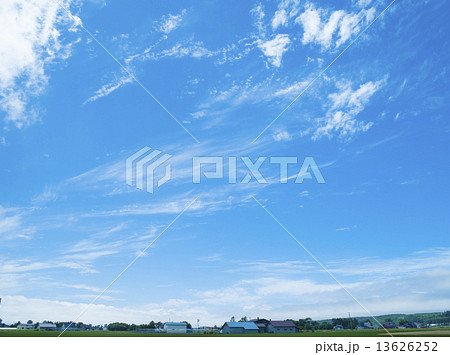 空と雲と田んぼ 空と雲と田んぼ 13626252