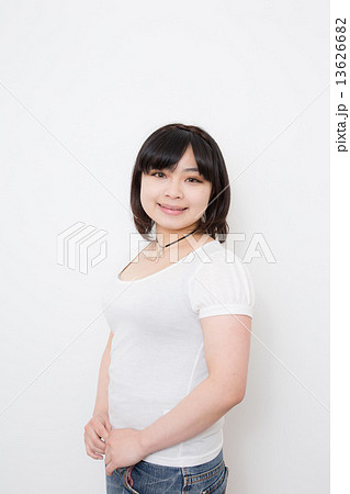 若い女性 13626682