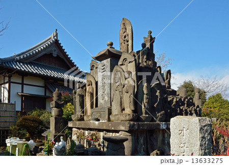 谷根千散歩・三界萬霊塔　浄土宗　光源寺 13633275
