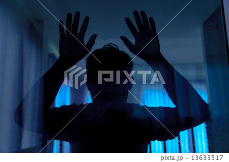 Shadow of men 13633517