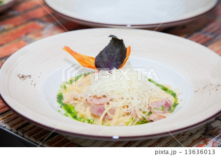 pasta pasta 13636013