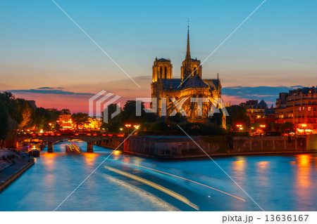 Cathedral of Notre Dame de Paris at sunset 13636167