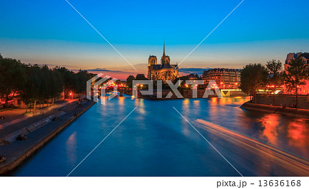 Cathedral of Notre Dame de Paris at sunset 13636168