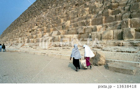 ギザのピラミッド ギザのピラミッド 13638418