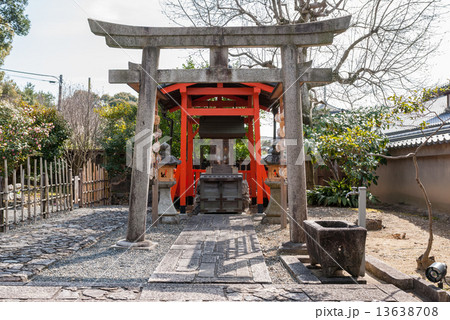 月真院（月眞院）稲荷神社 13638708