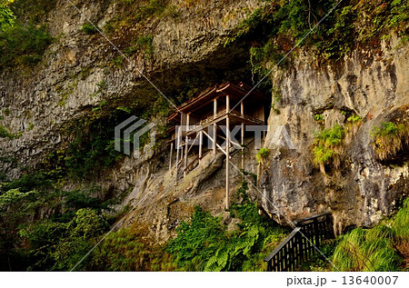 三徳山三佛寺の投入堂 13640007