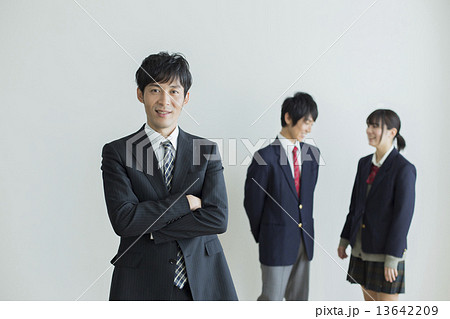 高校生・予備校生 13642209