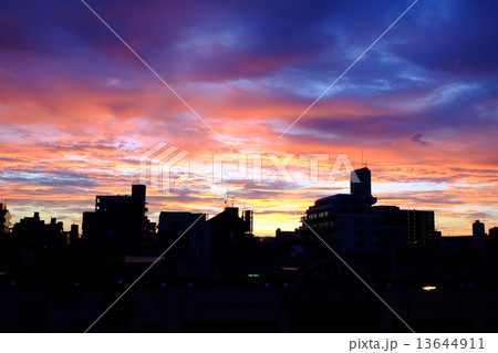 夕暮れの空 夕暮れの空 13644911