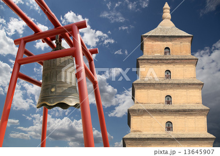 Giant Wild Goose Pagoda (Big Wild Goose Pagoda), is a Buddhist pagoda located in Xian, China 13645907