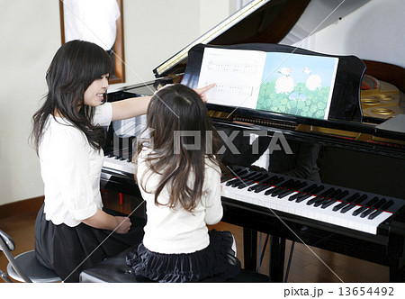 ピアノ教室 自宅 の写真素材