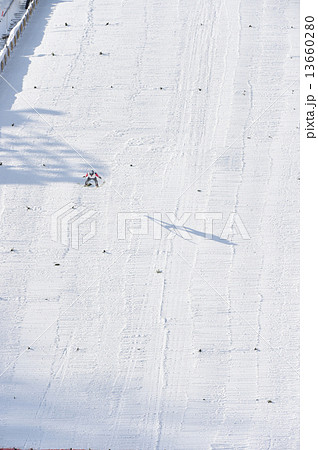 ジャンプ着地 ジャンプ着地 13660280