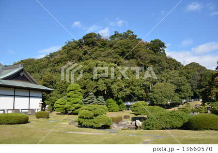 表御殿庭園から見た徳島城 13660570