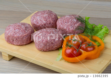 Raw burger cutlet Raw burger cutlet 13662395