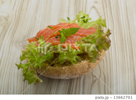 Salmon sandwich with thyme Salmon sandwich with thyme 13662701