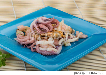 Seafood cocktail 13662925