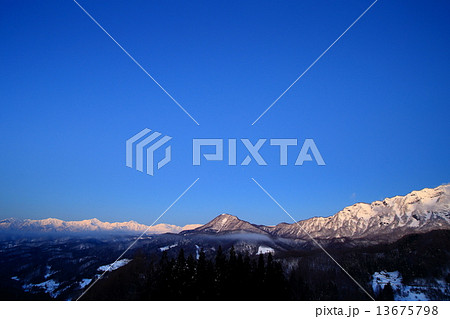 長野県鬼無里の冬景色 13675798