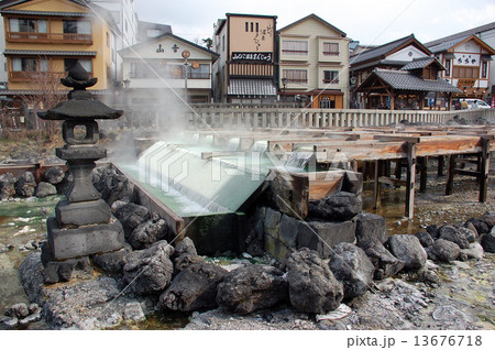 草津湯畑 13676718